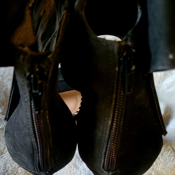 Betsey Johnson Black Strappy Heels - Picture 5 of 6